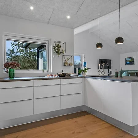 Frederikke - 990m From The Sea By Interhome