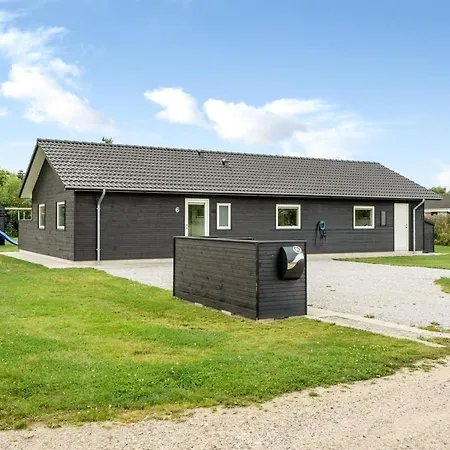 Frederikke - 990m From The Sea By Interhome